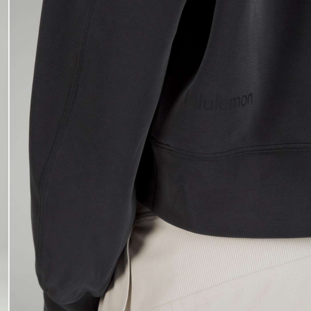 Lululemon Softstreme Perfectly Oversized Cropped Crew
Black - Picture 3 of 4